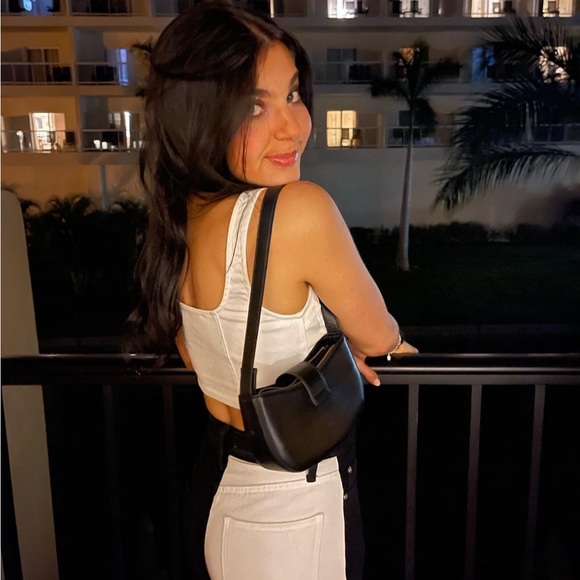 Dance&marvel
Black and white jeans - Picture 1 of 3